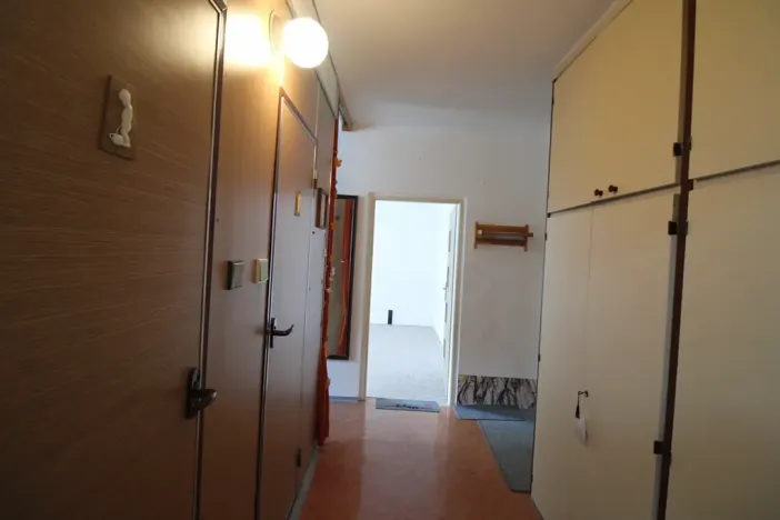 Pronájem bytu 2+1, Karlovy Vary, Krymská, 54 m2