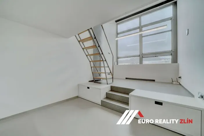 Prodej bytu 1+kk, Zlín, J. A. Bati, 28 m2