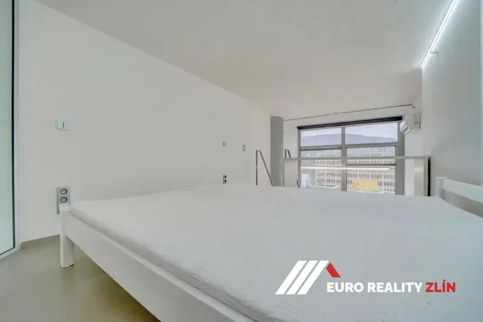 Prodej bytu 1+kk, Zlín, J. A. Bati, 28 m2