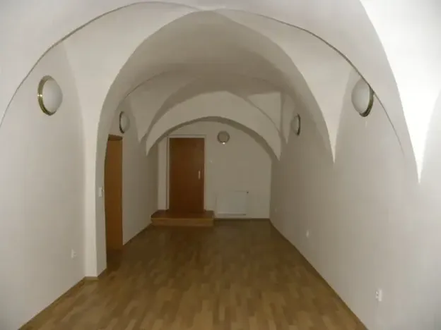 Pronájem obchodního prostoru, Jihlava, Benešova, 234 m2