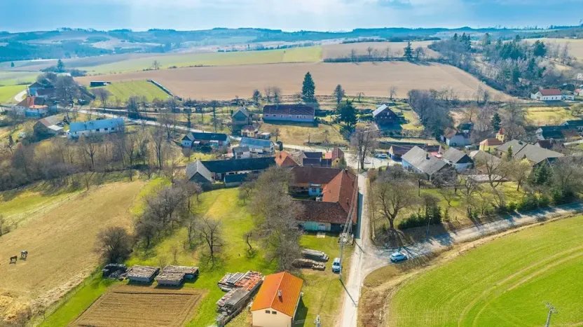 Prodej zemědělské usedlosti, Radonín, 185 m2