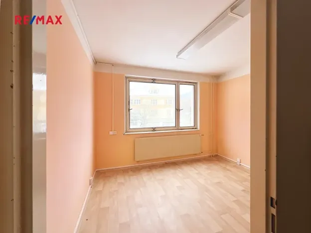 Prodej komerční nemovitosti, Kraslice, Palackého, 1800 m2