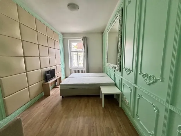 Pronájem bytu 1+1, Praha - Dejvice, Pod kaštany, 34 m2