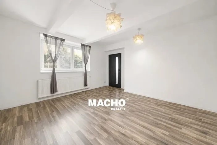 Pronájem bytu 1+1, Praha - Modřany, Karasova, 45 m2