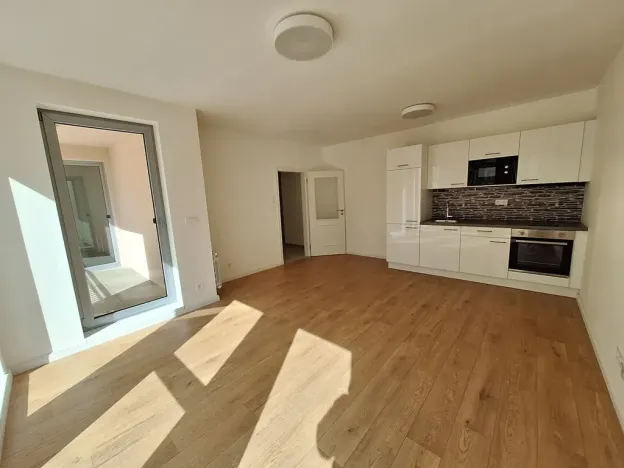 Pronájem bytu 2+kk, Praha - Vinohrady, Varšavská, 60 m2