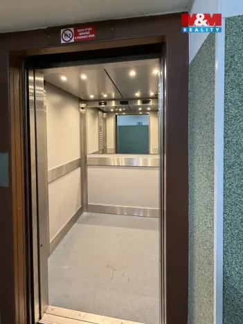 Prodej bytu 2+kk, Praha - Stodůlky, Běhounkova, 36 m2