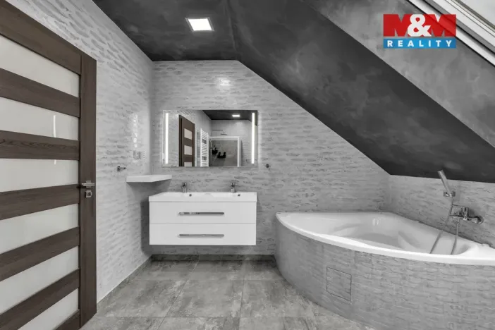 Prodej rodinného domu, Podhradí - Čejkovice, 225 m2