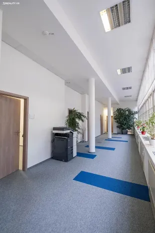 Pronájem kanceláře, Praha - Nové Město, Politických vězňů, 300 m2
