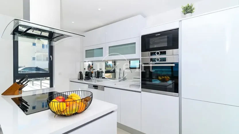 Prodej vily, Omiš, Chorvatsko, 460 m2