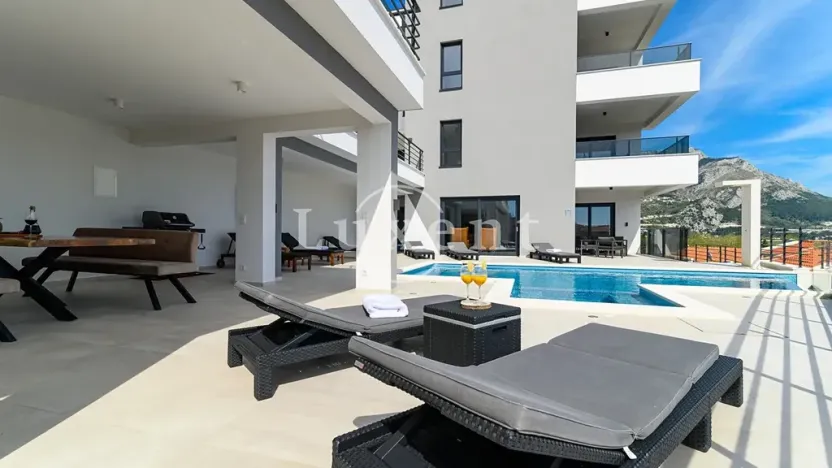 Prodej vily, Omiš, Chorvatsko, 460 m2