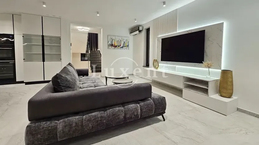 Prodej vily, Split, Chorvatsko, 320 m2