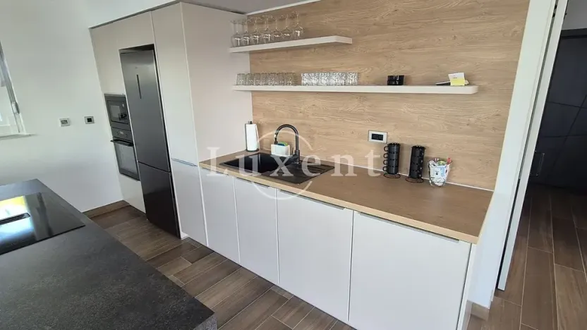 Prodej vily, Omiš, Chorvatsko, 240 m2