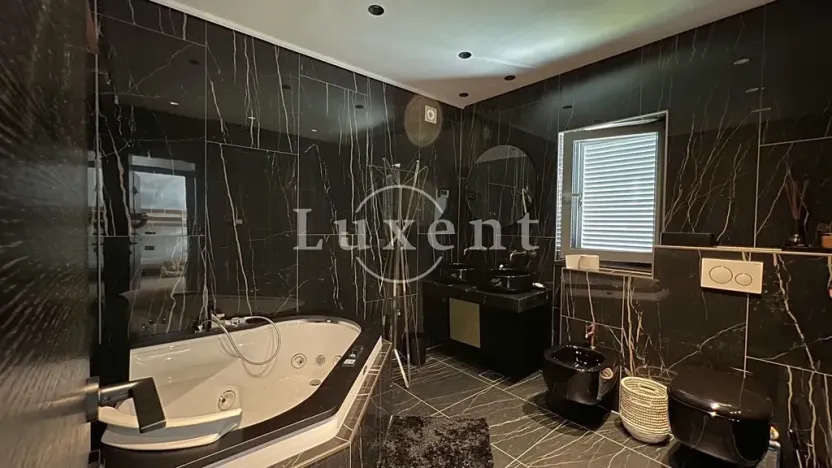 Prodej vily, Šibenik, Chorvatsko, 280 m2