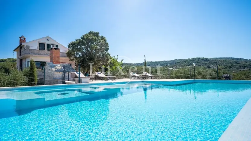 Prodej vily, Bol, Chorvatsko, 83 m2