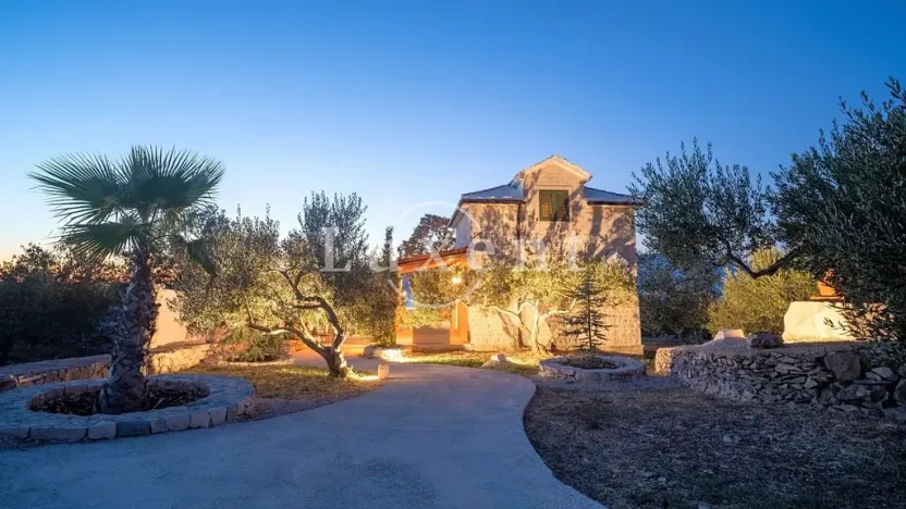 Prodej vily, Bol, Chorvatsko, 83 m2