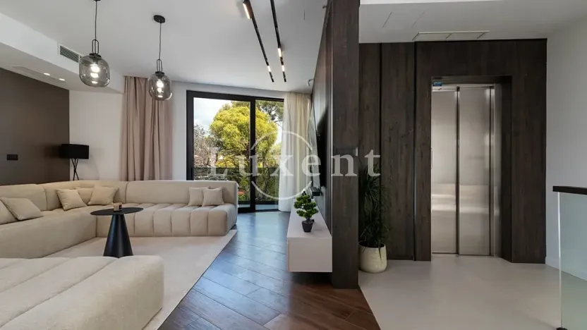 Prodej vily, Trogir, Chorvatsko, 310 m2