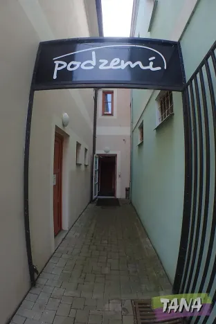 Pronájem restaurace, Mnichovo Hradiště, Masarykovo náměstí, 350 m2