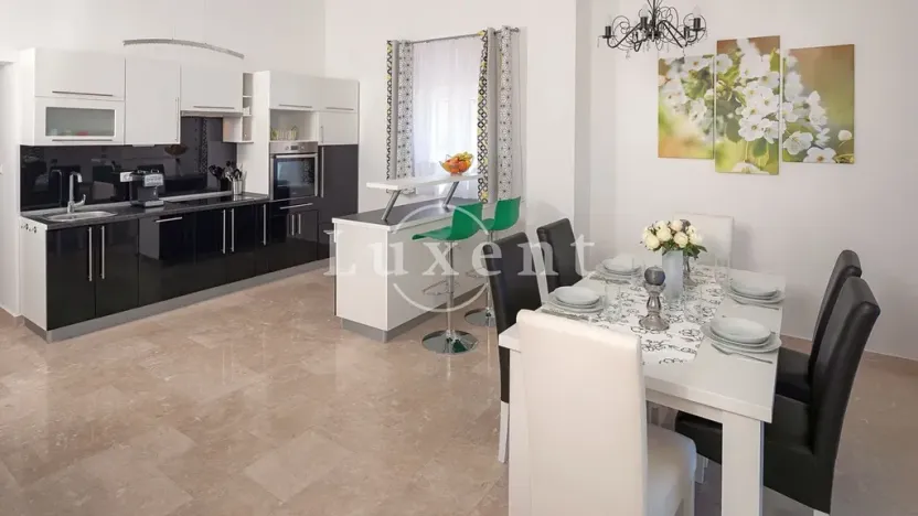 Prodej vily, Omiš, Chorvatsko, 253 m2