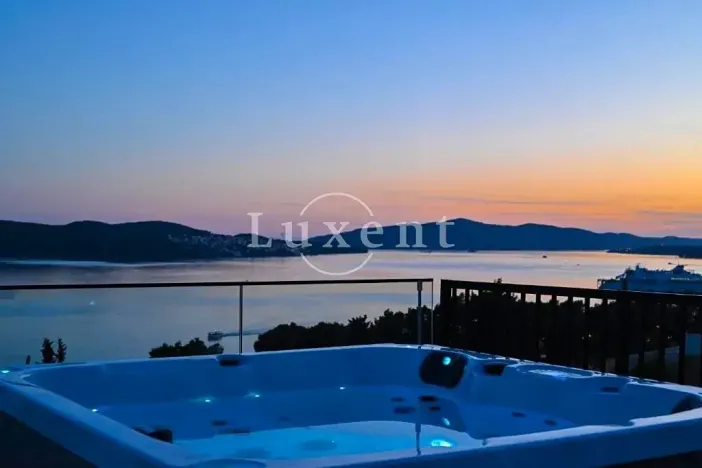 Prodej bytu 3+kk, Trogir, Chorvatsko, 61 m2