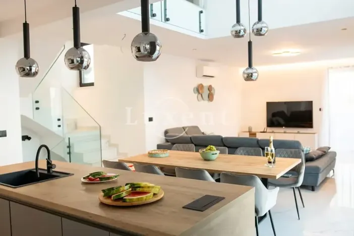 Prodej rodinného domu, Trogir, Chorvatsko, 320 m2