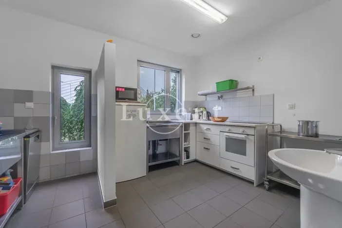 Prodej komerční nemovitosti, Praha - Strašnice, Olešská, 310 m2