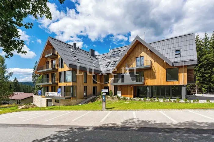 Prodej obchodního prostoru, Harrachov, 108 m2