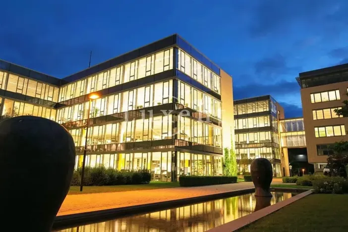 Pronájem kanceláře, Praha, Radlická, 516 m2