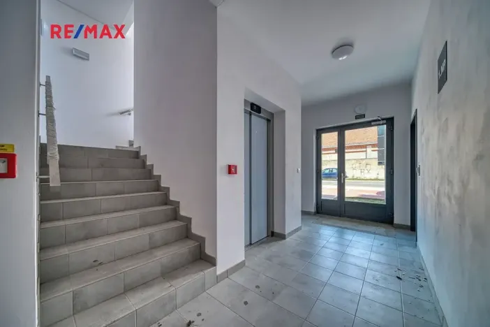 Pronájem bytu 2+kk, Nymburk, Bobnická, 52 m2