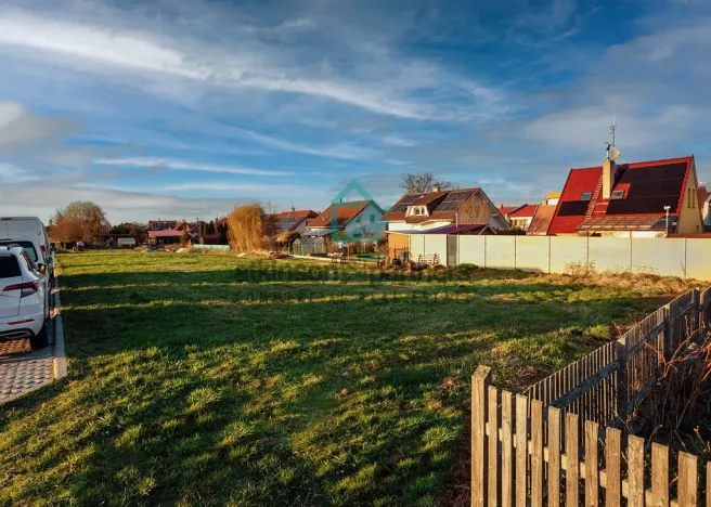 Prodej pozemku, Dubné, 990 m2