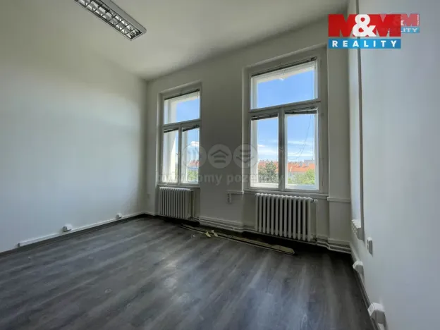 Pronájem obchodního prostoru, Praha - Nové Město, Karlovo náměstí, 18 m2