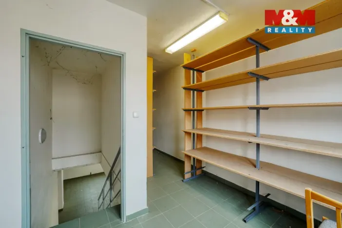 Pronájem skladu, Plzeň - Lobzy, Blatenská, 360 m2