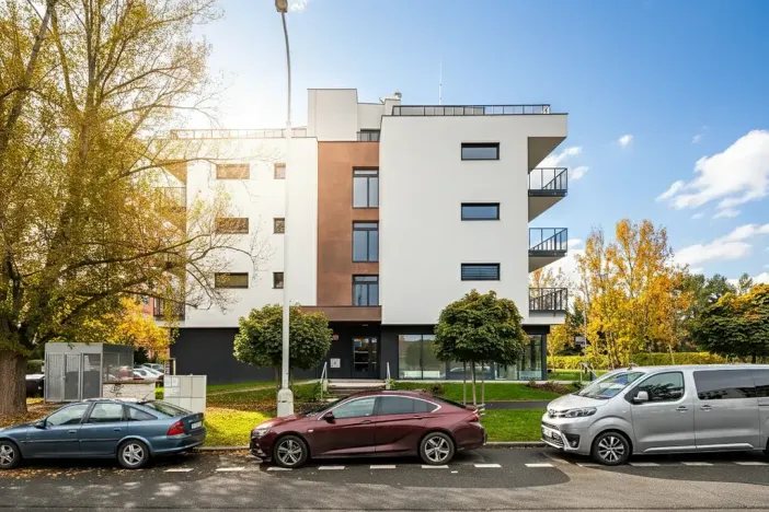 Pronájem bytu 1+kk, Praha, Milánská, 35 m2