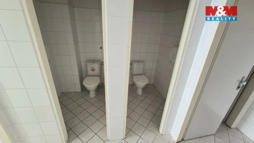 Pronájem obchodního prostoru, Kladno, Komenského, 121 m2