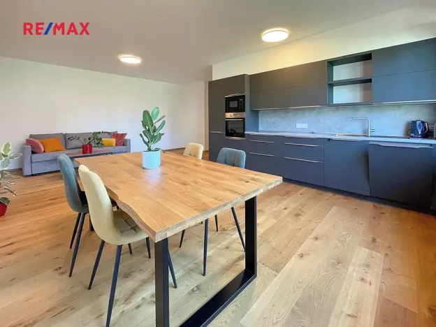 Prodej bytu 3+kk, Horoměřice, Karla IV., 80 m2