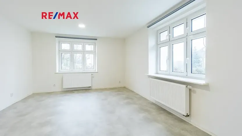 Pronájem bytu 2+kk, Žandov, Pod Dubovkou, 54 m2