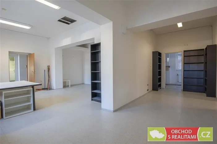 Prodej kanceláře, Chrudim - Chrudim IV, Lupáčova, 612 m2