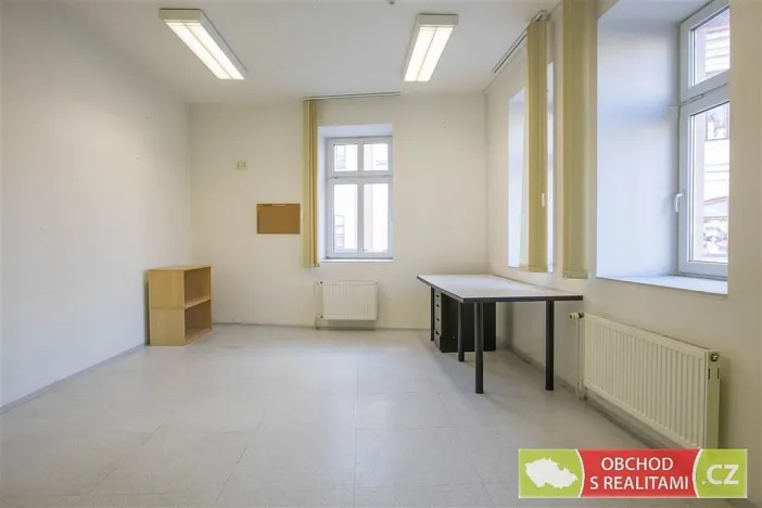 Prodej kanceláře, Chrudim - Chrudim IV, Lupáčova, 612 m2