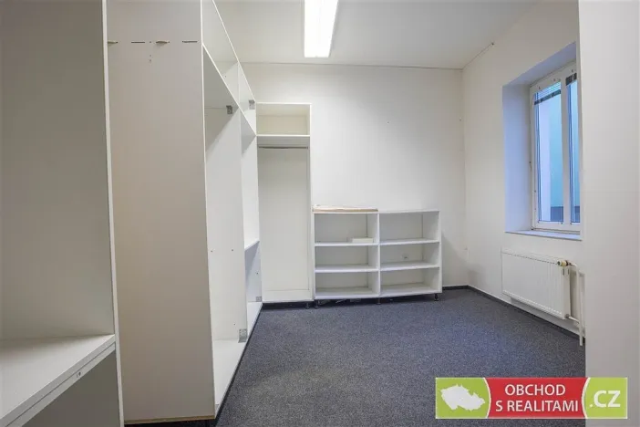 Prodej kanceláře, Chrudim - Chrudim IV, Lupáčova, 612 m2