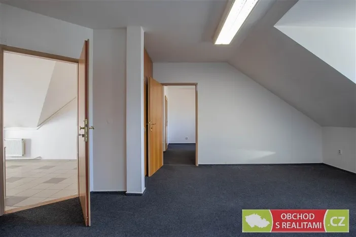 Prodej kanceláře, Chrudim - Chrudim IV, Lupáčova, 612 m2