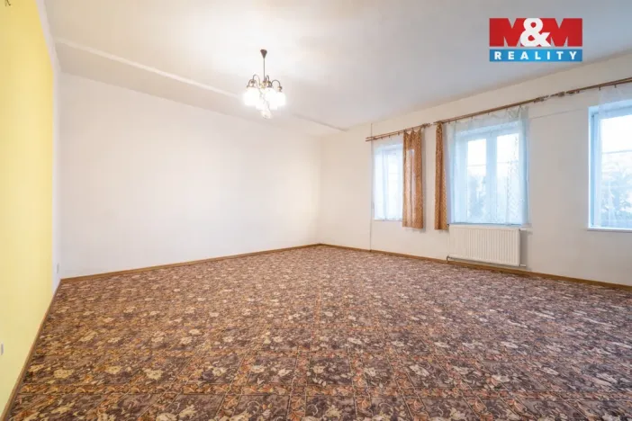 Prodej bytu 3+1, Nový Bor - Arnultovice, Gen. Svobody, 183 m2