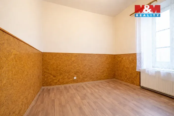 Prodej bytu 3+1, Nový Bor - Arnultovice, Gen. Svobody, 183 m2