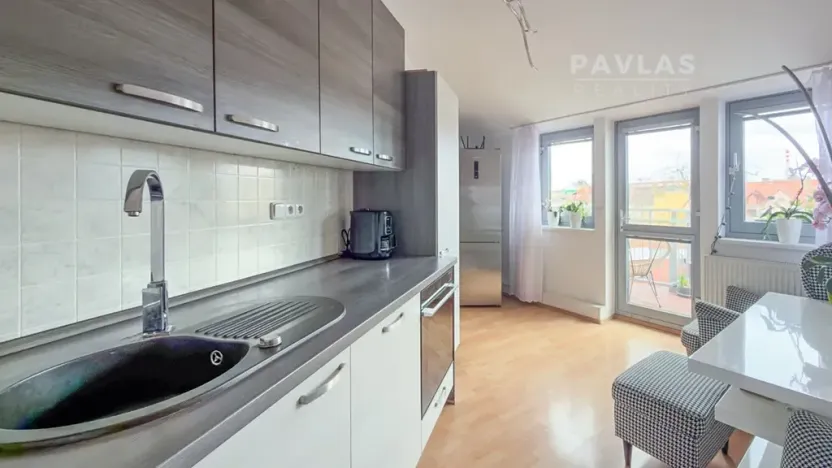 Pronájem bytu 1+1, České Budějovice, Rudolfovská tř., 71 m2