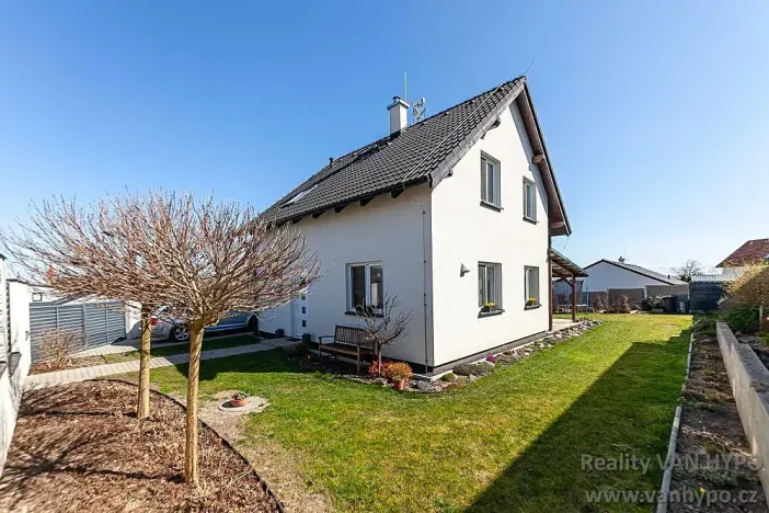 Prodej rodinného domu, Milovice, Zahradní, 95 m2