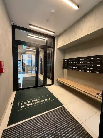 Pronájem bytu 1+kk, Praha - Strašnice, Michelangelova, 37 m2