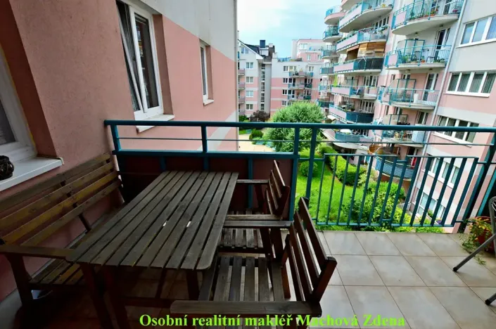 Pronájem bytu 2+kk, Praha - Strašnice, Gutova, 55 m2