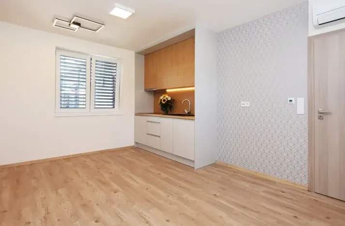 Pronájem bytu 2+kk, Pardubice, Na Hrázi, 33 m2