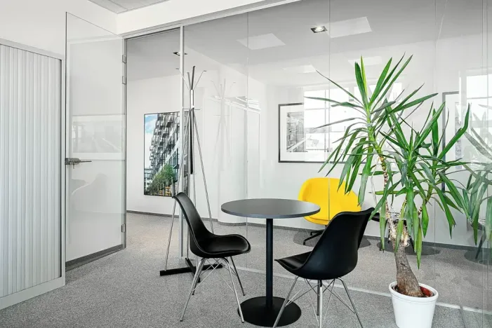 Pronájem obchodního prostoru, Praha - Holešovice, U Uranie, 500 m2