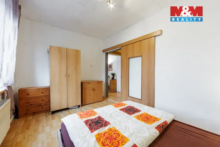 Prodej bytu 2+1, Karlovy Vary - Bohatice, Na Výšině, 45 m2