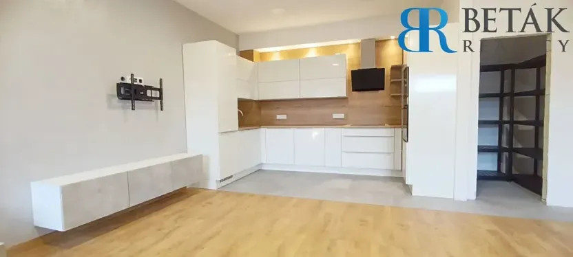 Prodej činžovního domu, Radslavice, Na Návsi, 670 m2