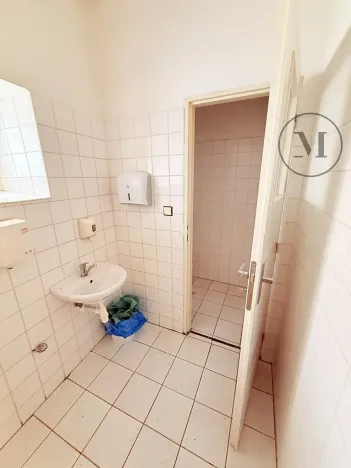 Prodej výrobních prostor, Netolice, Bavorovská, 650 m2